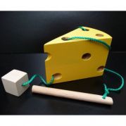 Шнурівка Сир